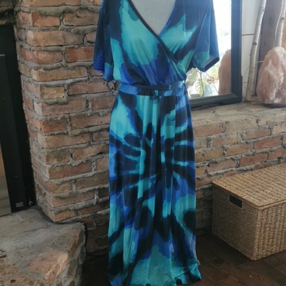 lily by firmiana Dresses & Skirts - Lilly by Fermiana V fauxwrap vacay turquoise blues maxi dress with tie. Size 2XL